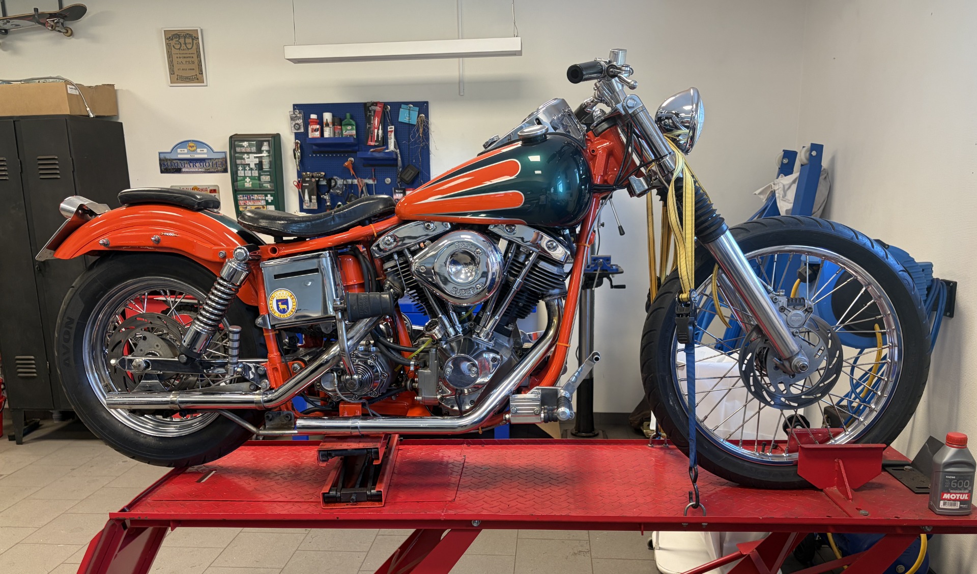 Harley Davidson 1200 Shovelhead 1979 på servicelyften